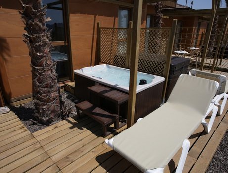 Polynesian supreme skyline view jacuzi yacht club Magic Natura Animal, Waterpark Resort Benidorm